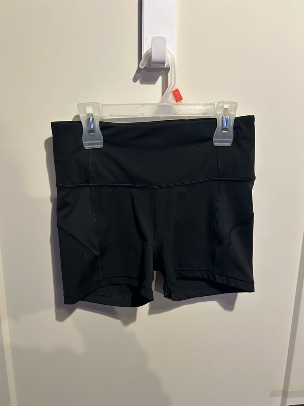 Athleta ultimate stash shortie